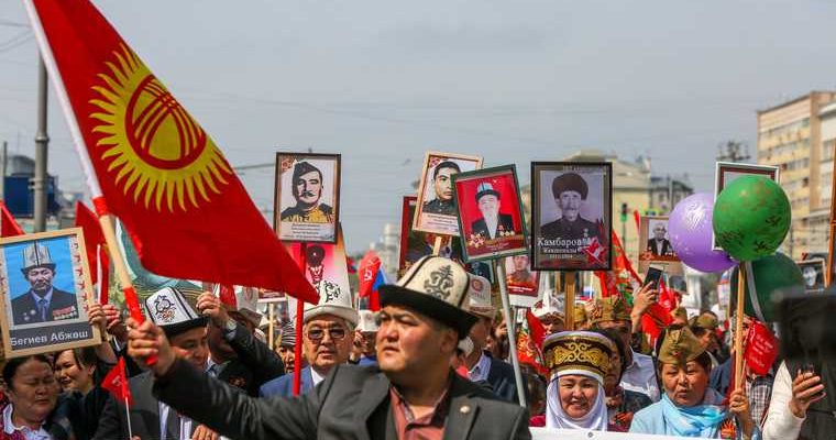 Киргизия Жээнбегов отставка