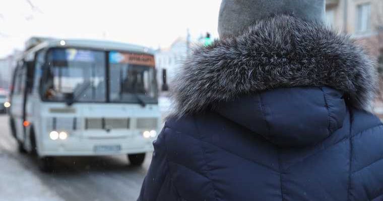 новости хмао загорелся автобус возгорание в ханты-мансийске на остановке потушили пожар клубы дыма из-за проводки короткое замыкание