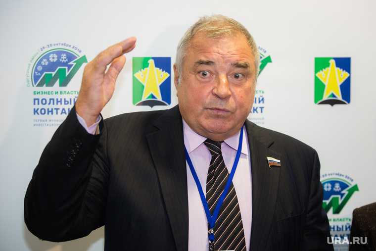 Сенатор от ХМАО Важенин Совет Федерации отставка