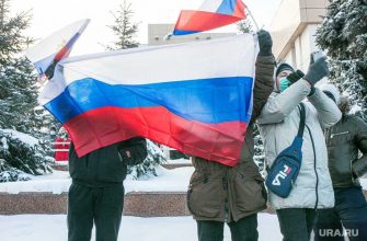 флаг России на митингах