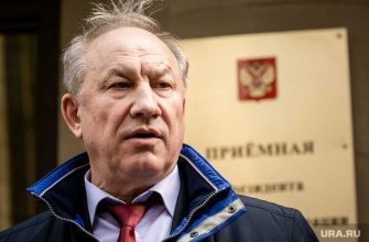 руководство коммунистов