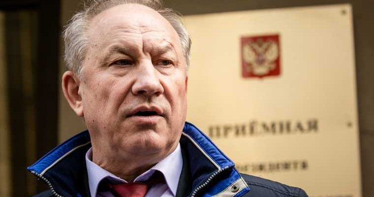 руководство коммунистов