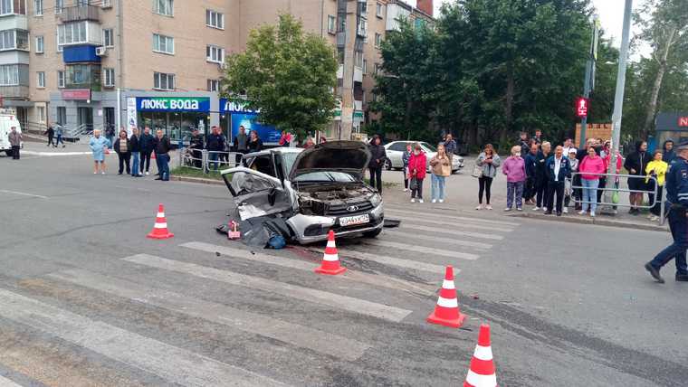 В Челябинске столкнулись пять машин. Фото