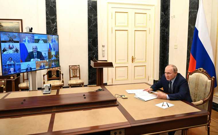 Путин защитил наследие Медведева от Мишустина